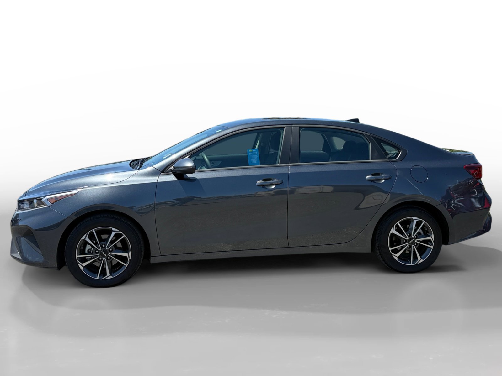 Used 2024 Kia Forte LXS w/ LXS Technology Package FWD image 2
