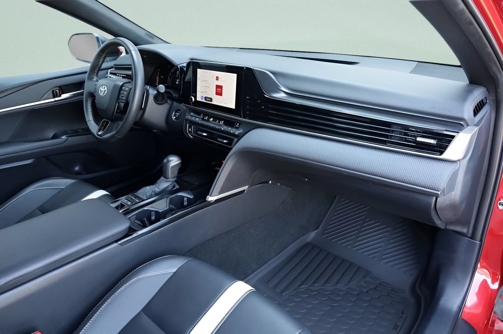 Used 2025 Toyota Camry SE FWD image 28