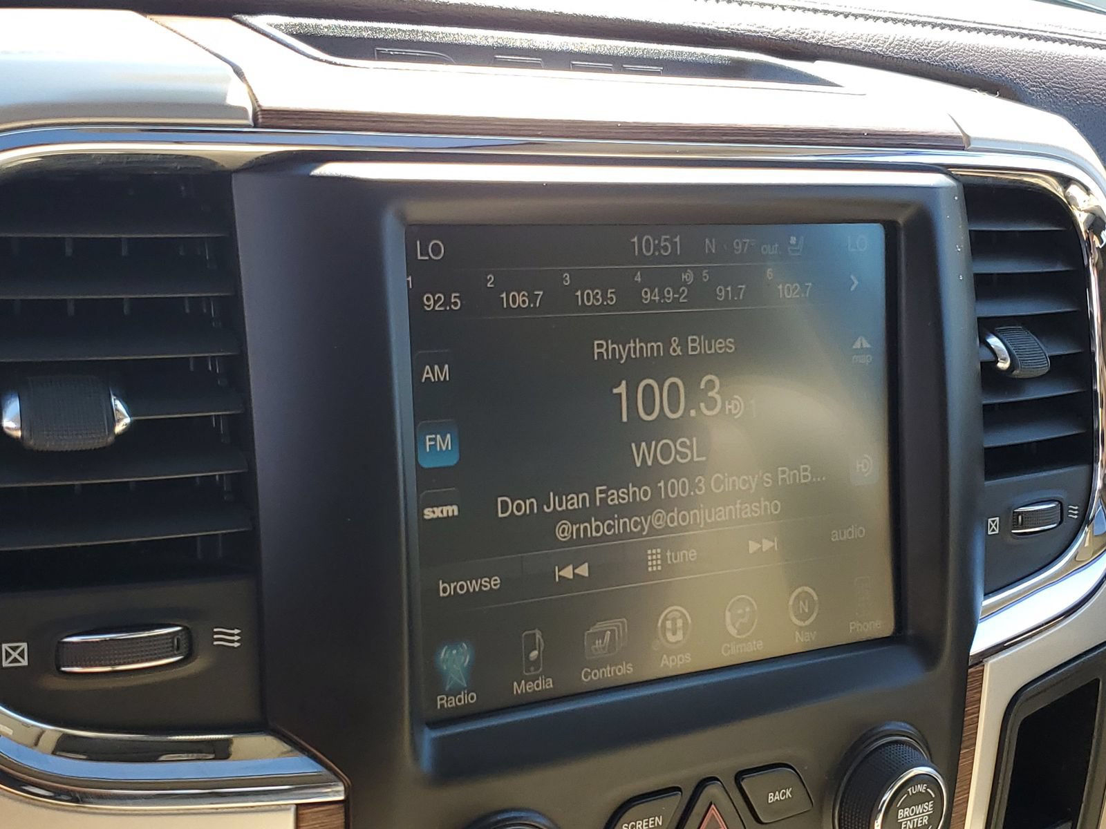 Used 2016 RAM 1500 Laramie w/ Convenience Group AWD/4WD image 25