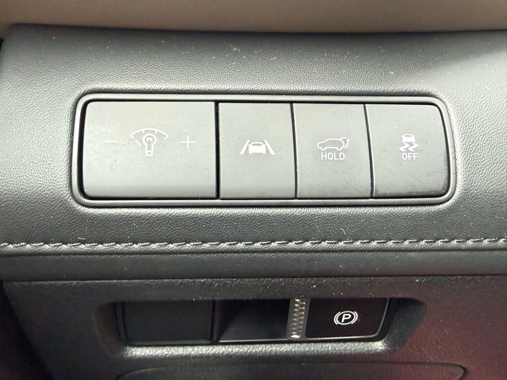 Certified 2022 Hyundai Santa Fe Limited w/ Cargo Package AWD/4WD image 27