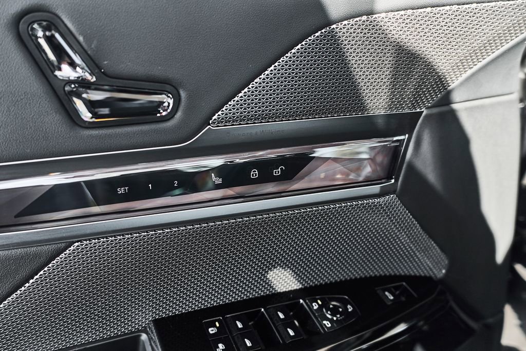 Used 2024 BMW 740i w/ Premium Package RWD image 19