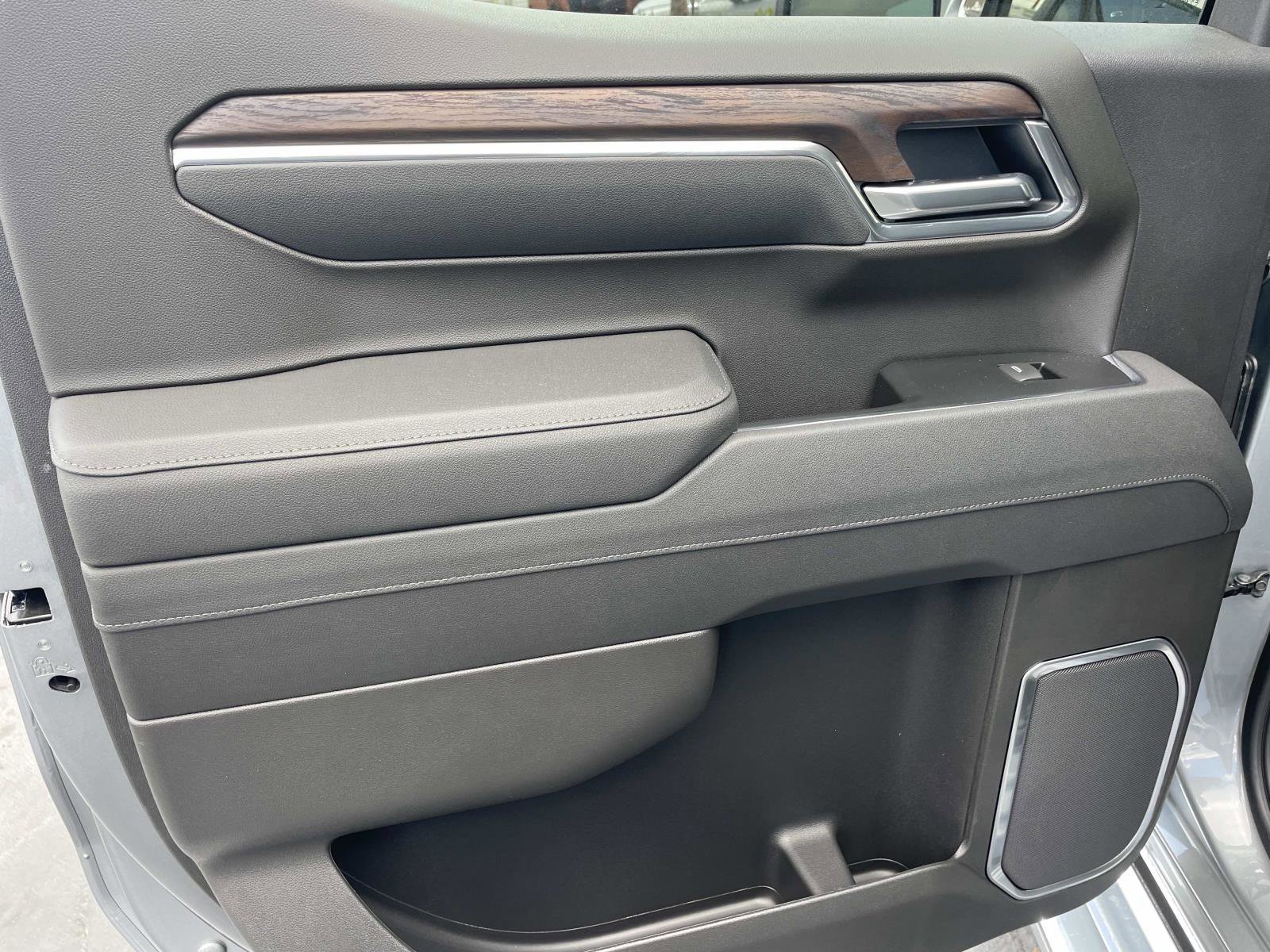 New 2026 GMC Sierra 1500 SLT w/ SLT Premium Package image 24