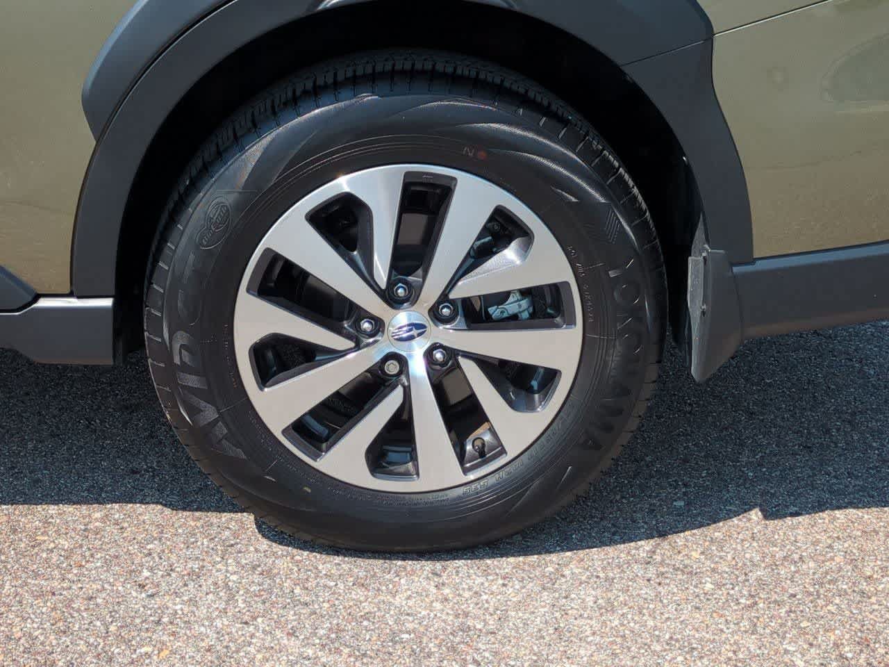 Certified 2025 Subaru Outback Premium w/ Popular Package #1A AWD/4WD image 13