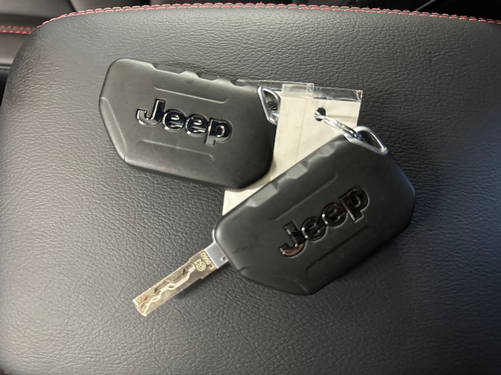 Used 2025 Jeep Wrangler Unlimited Rubicon AWD/4WD image 33