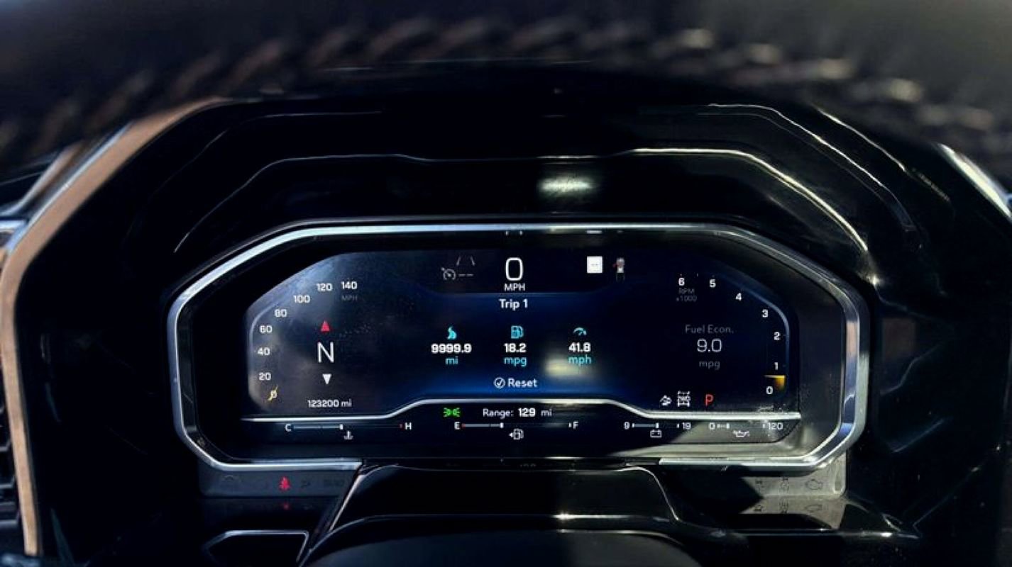 Used 2022 Chevrolet Silverado 1500 LTZ w/ LTZ Premium Package image 11