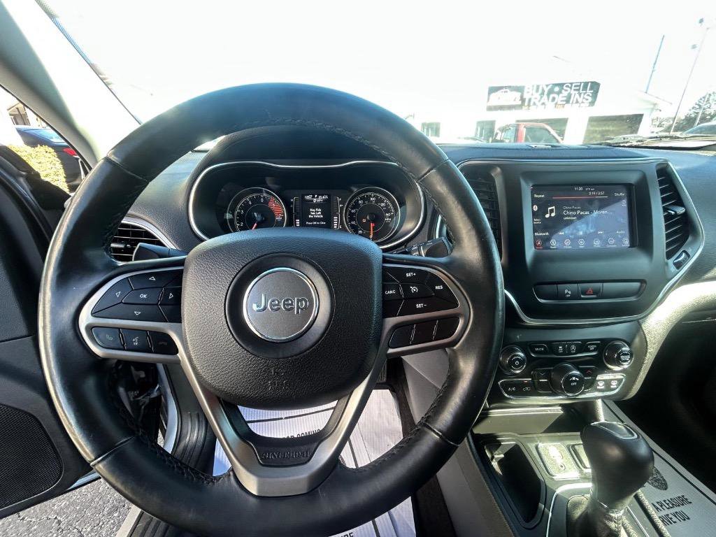 Used 2019 Jeep Cherokee Latitude Plus image 16