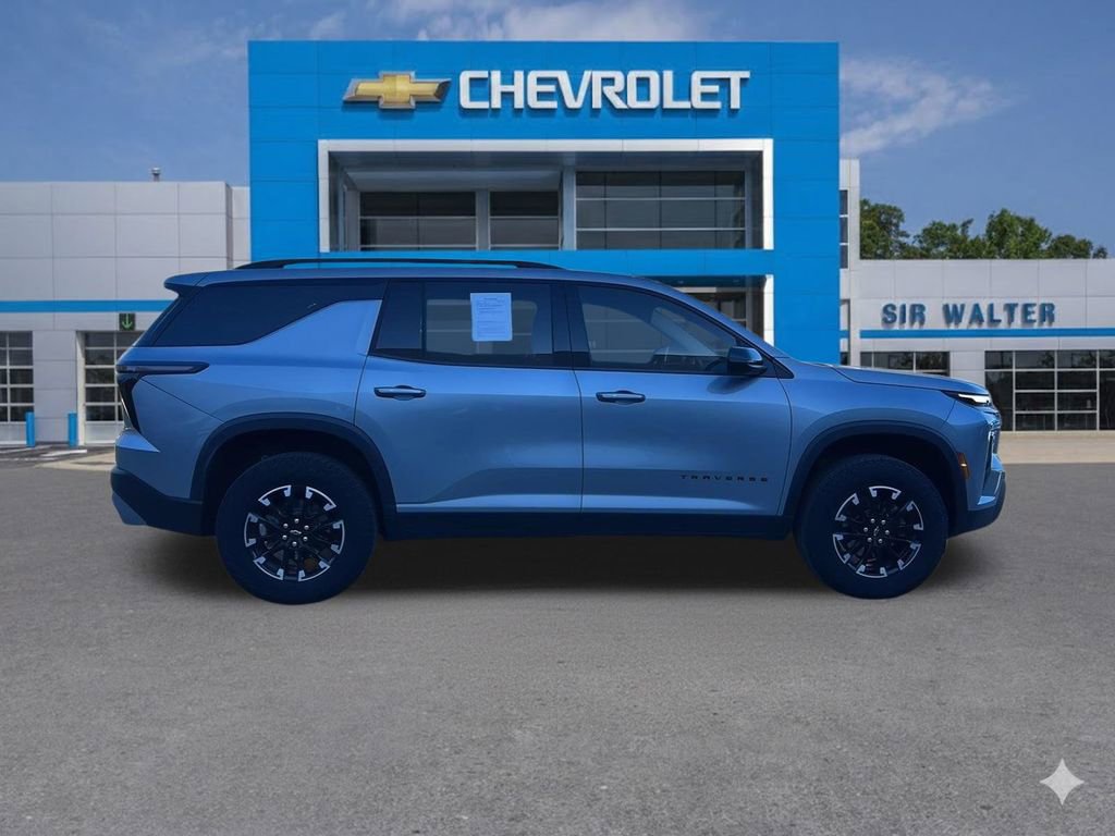 Used 2024 Chevrolet Traverse Z71 image 7