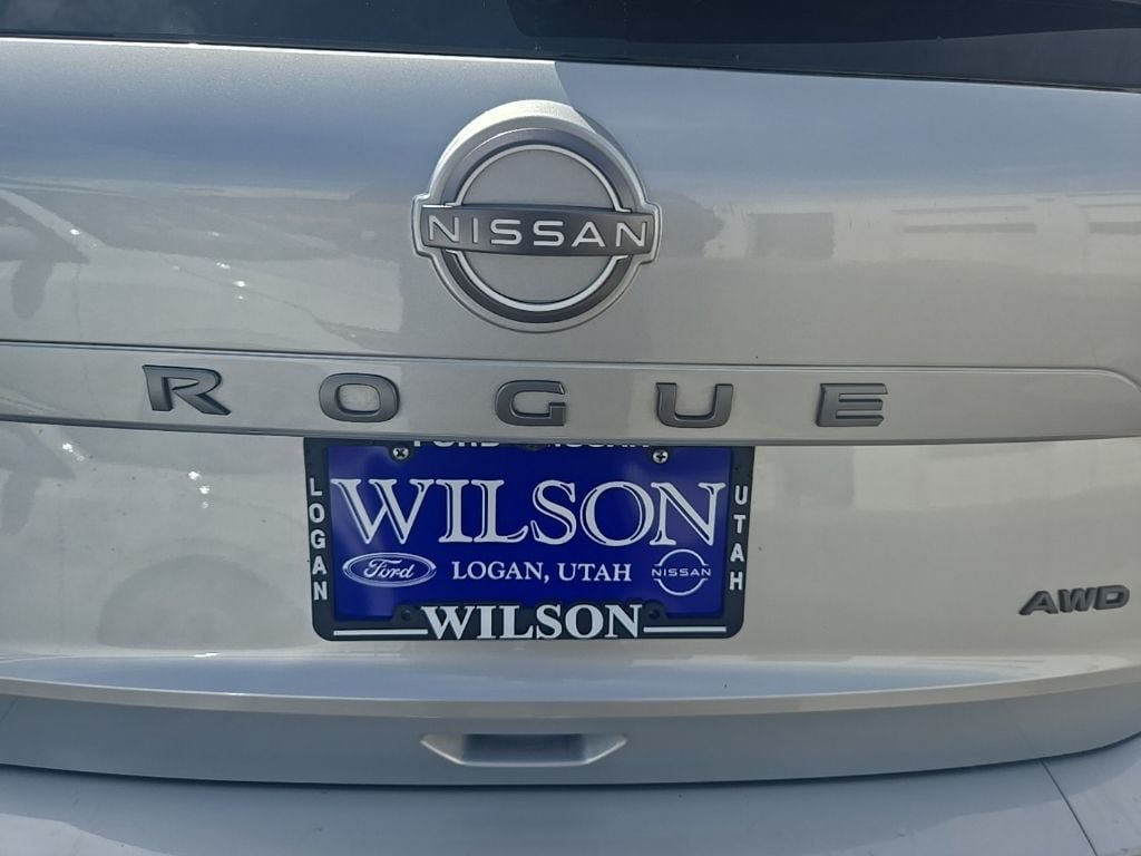 Used 2025 Nissan Rogue SV AWD/4WD image 41