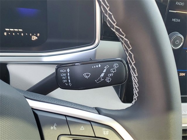 New 2025 Volkswagen Taos SE image 25