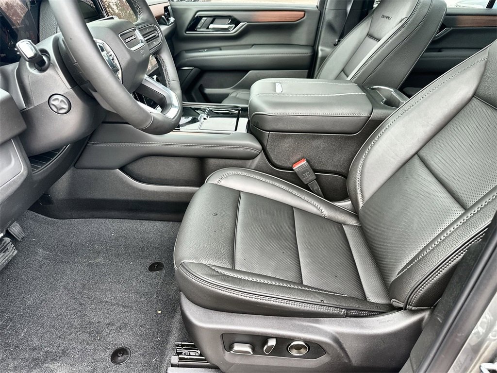 New 2026 GMC Yukon Denali w/ Sun & Power Step Package image 24
