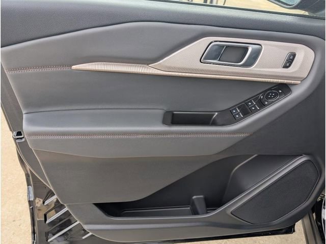 New 2025 Ford Explorer Active w/ Active Comfort Package image 15