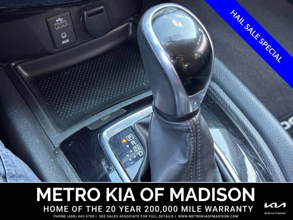 Used 2017 Nissan Rogue SV AWD/4WD image 27