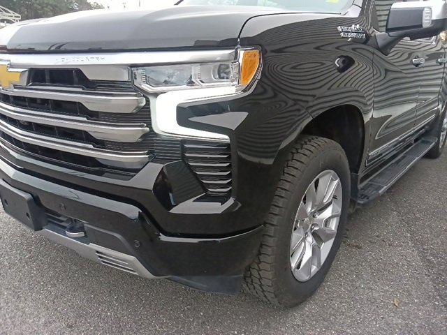 Used 2024 Chevrolet Silverado 1500 High Country w/ Technology Package image 9