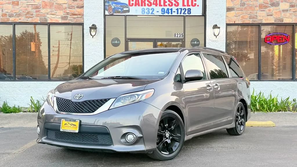 Used 2015 Toyota Sienna SE