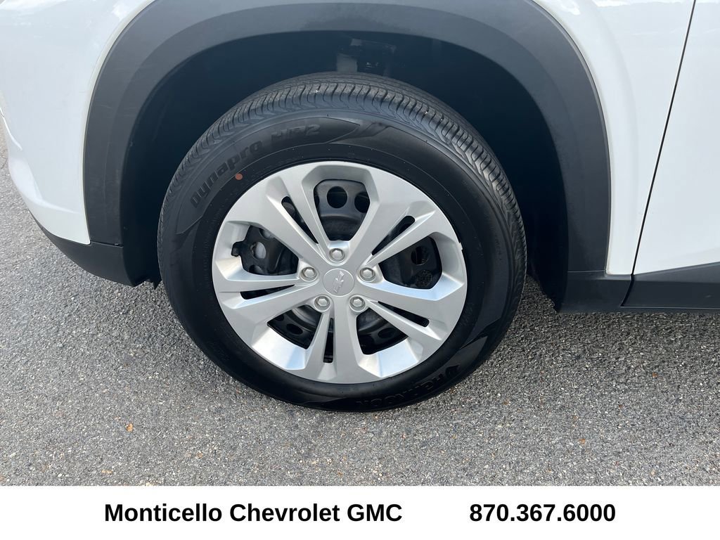 Used 2025 Chevrolet Trax LS image 26