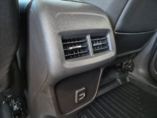 Used 2024 GMC Terrain SLE AWD/4WD image 16
