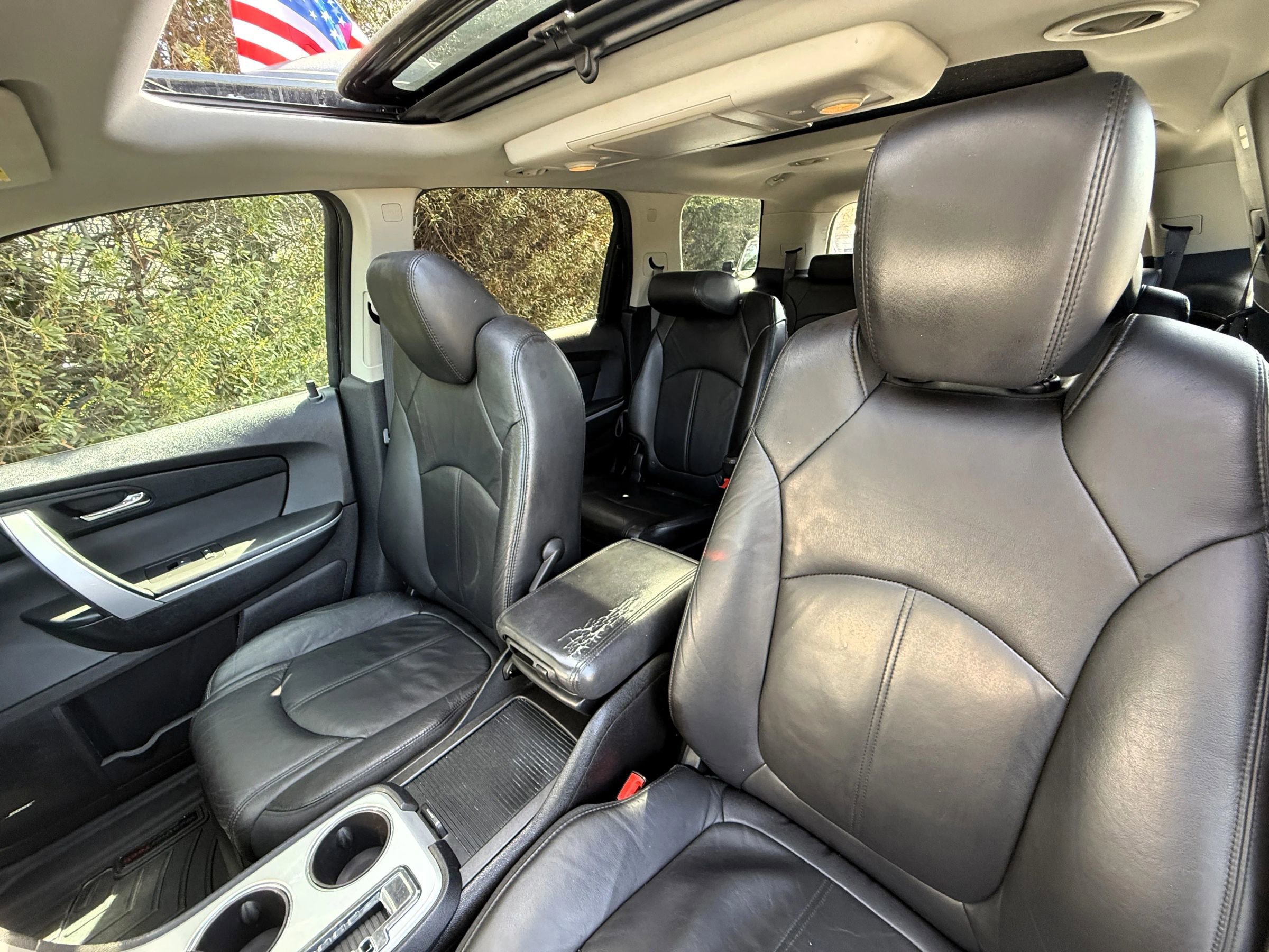 Used 2011 GMC Acadia SLT image 34