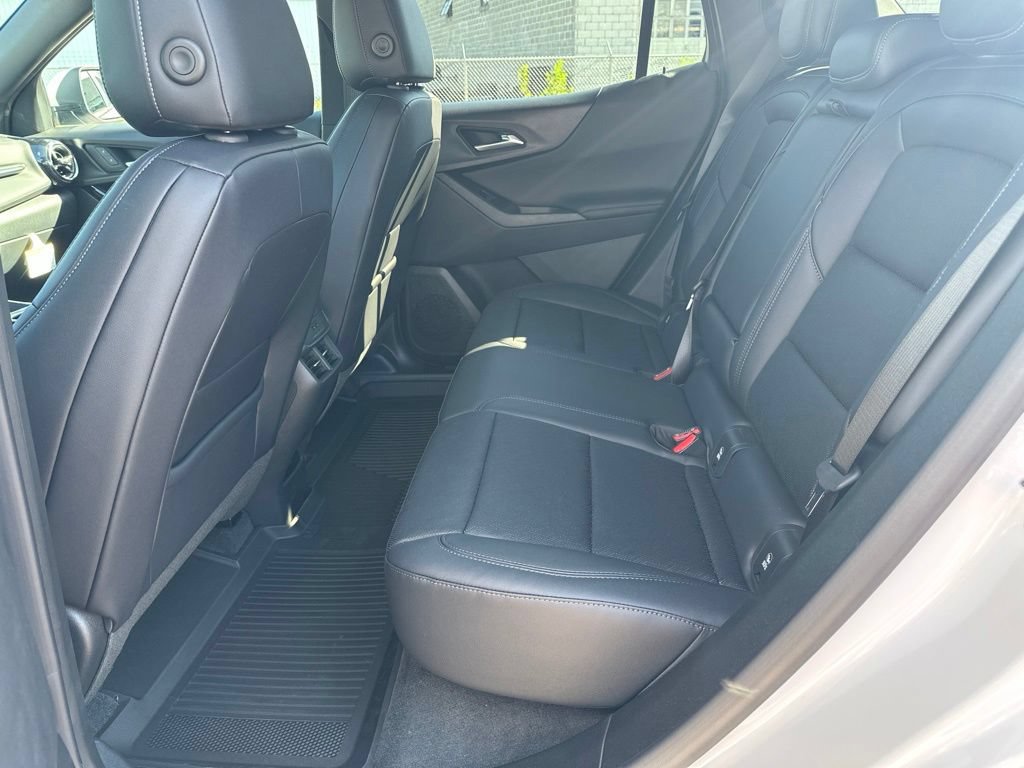 New 2027 Chevrolet Equinox LT w/ Convenience Package II AWD/4WD image 16