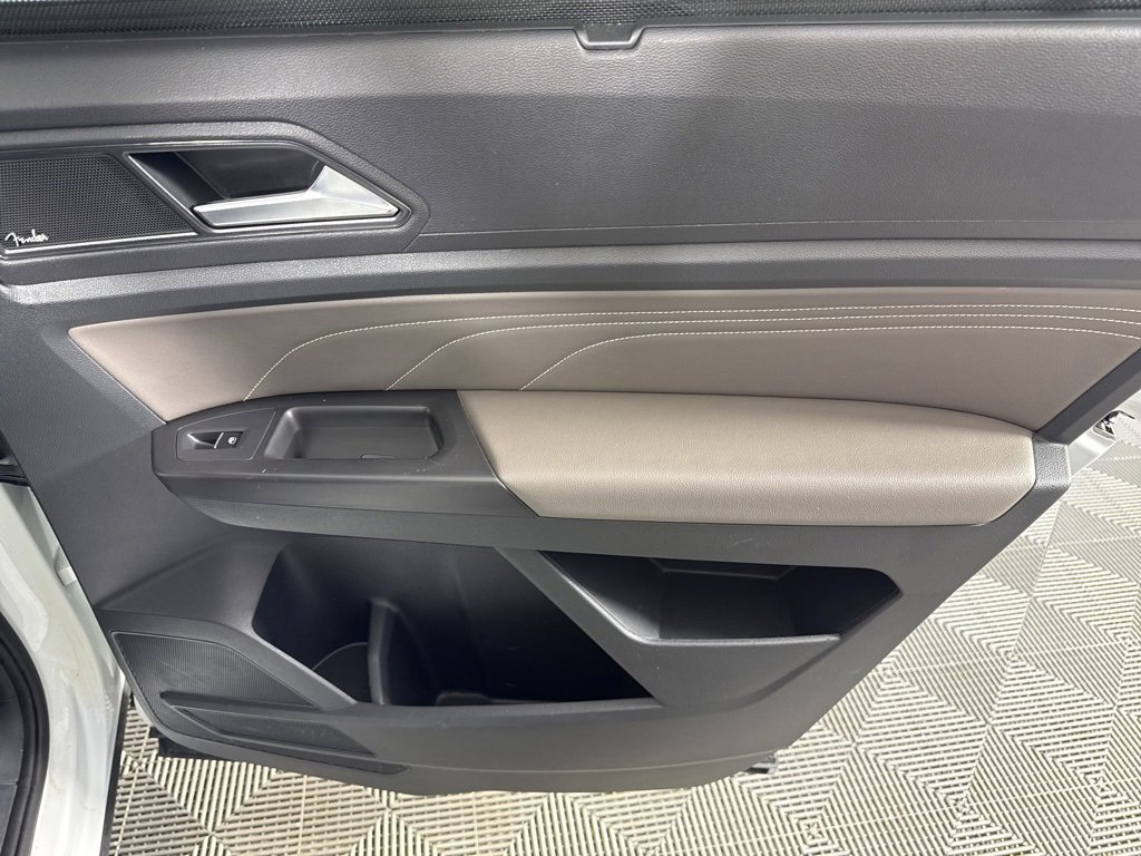 Used 2022 Volkswagen Atlas Cross Sport SEL image 33