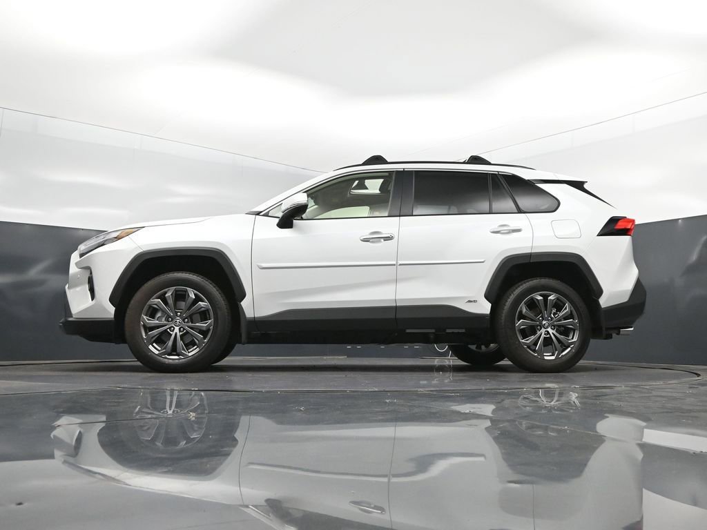 Used 2025 Toyota RAV4 Limited AWD/4WD image 39