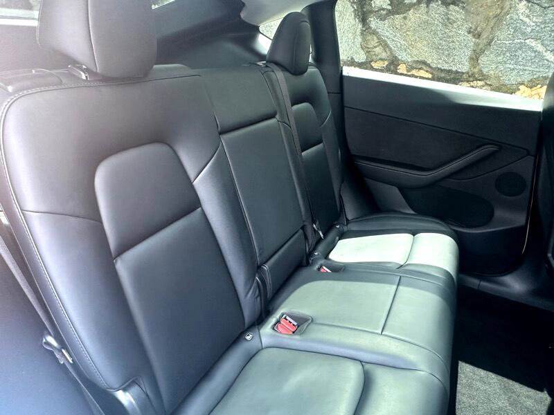Used 2021 Tesla Model Y Long Range image 29
