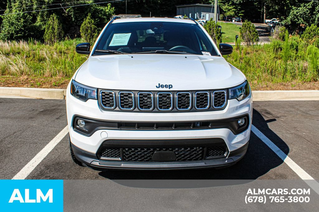 Used 2024 Jeep Compass Latitude AWD/4WD image 9