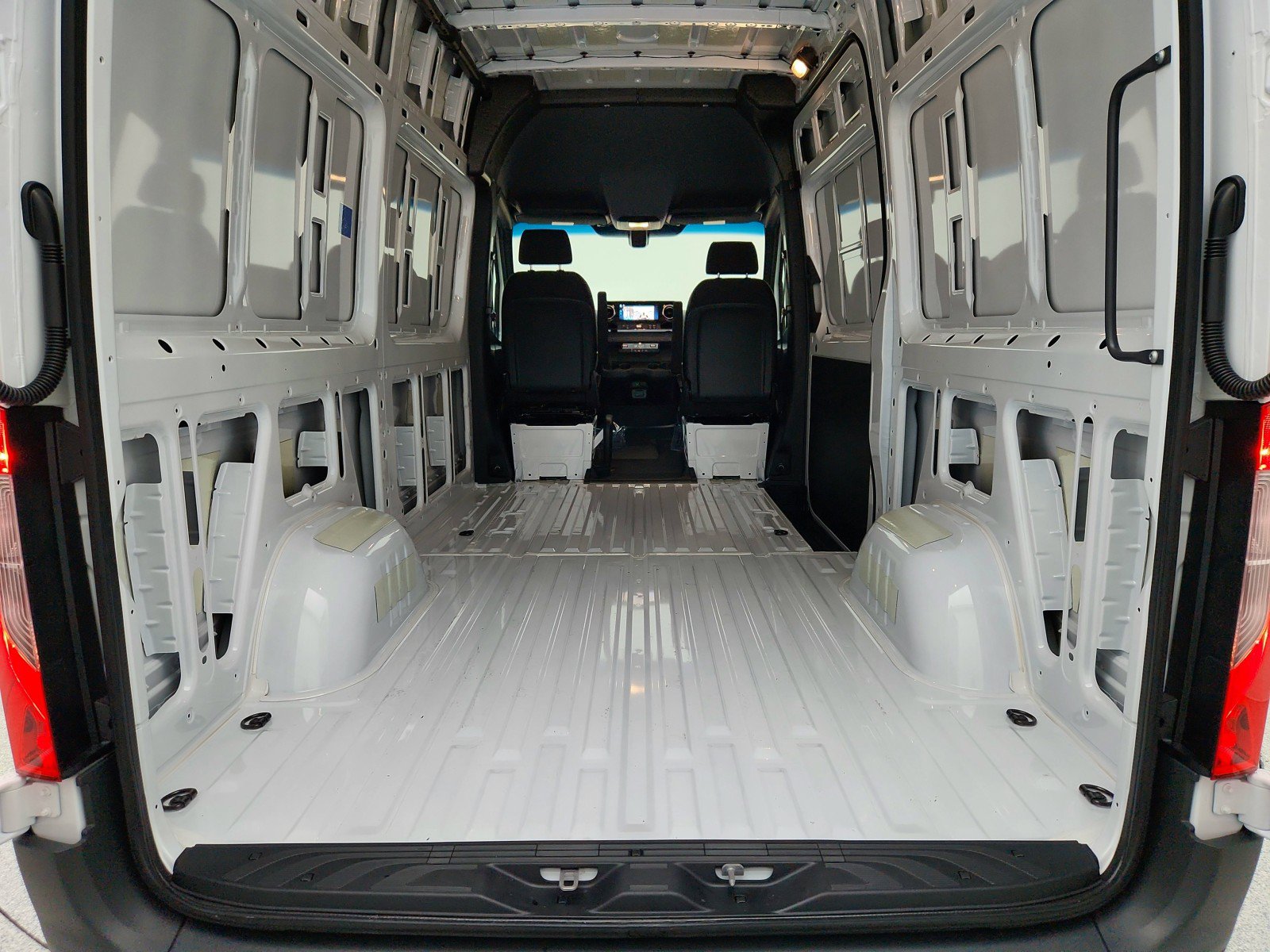 New 2026 Mercedes-Benz Sprinter 2500 image 21