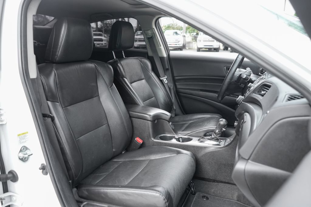 Used 2013 Acura ILX w/ Premium Package image 36