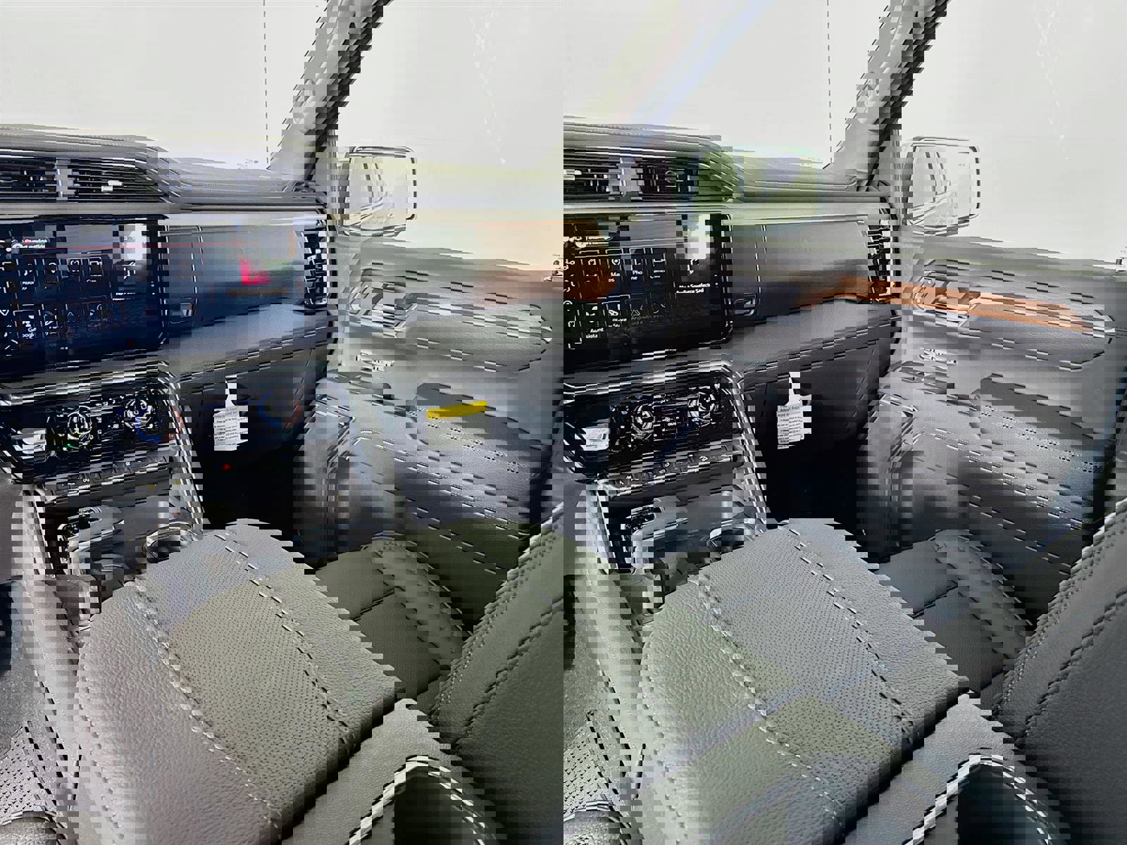 New 2026 GMC Sierra 1500 Denali w/ Denali Reserve Package image 25