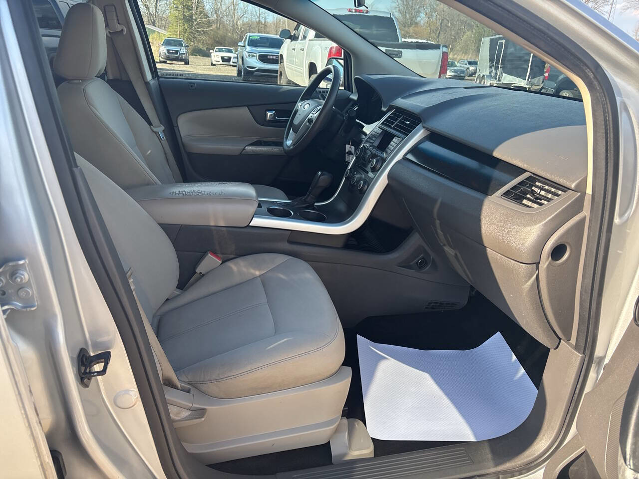 Used 2012 Ford Edge SE FWD image 17