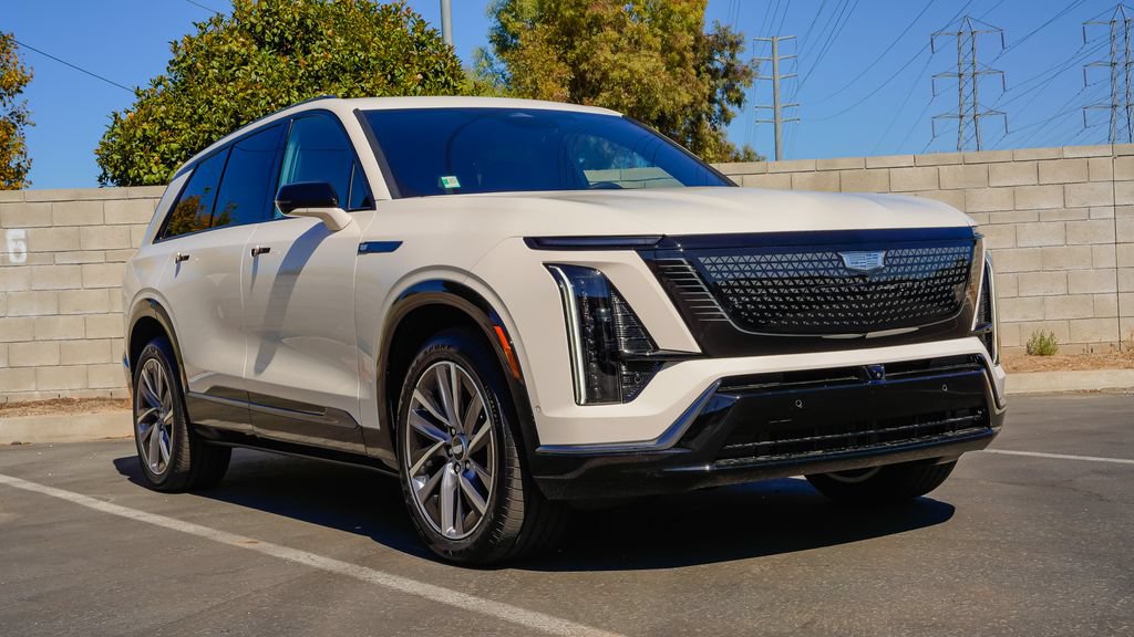 New 2027 Cadillac Vistiq Luxury w/ LPO, Floor Liner Package AWD/4WD image 5