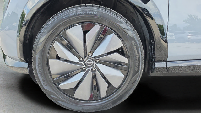 Used 2025 Nissan Ariya AWD image 50