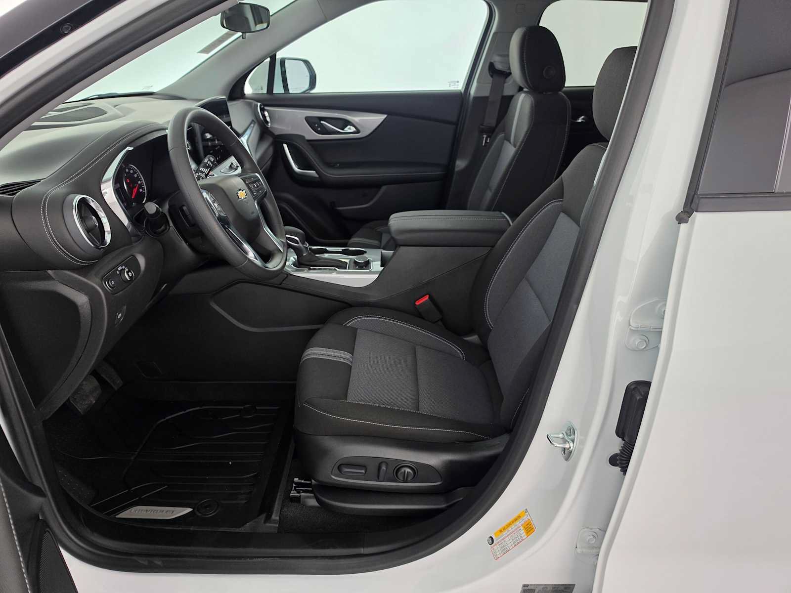 New 2026 Chevrolet Blazer LT w/ LPO, Floor Liner Package FWD image 20
