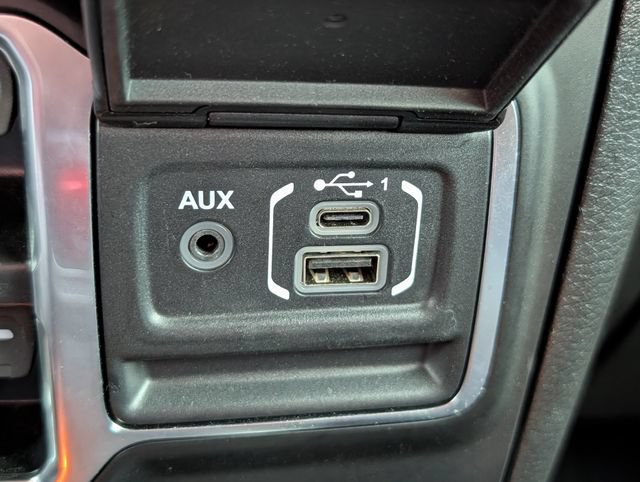 Used 2024 Jeep Gladiator Rubicon w/ Safety Group AWD/4WD image 18