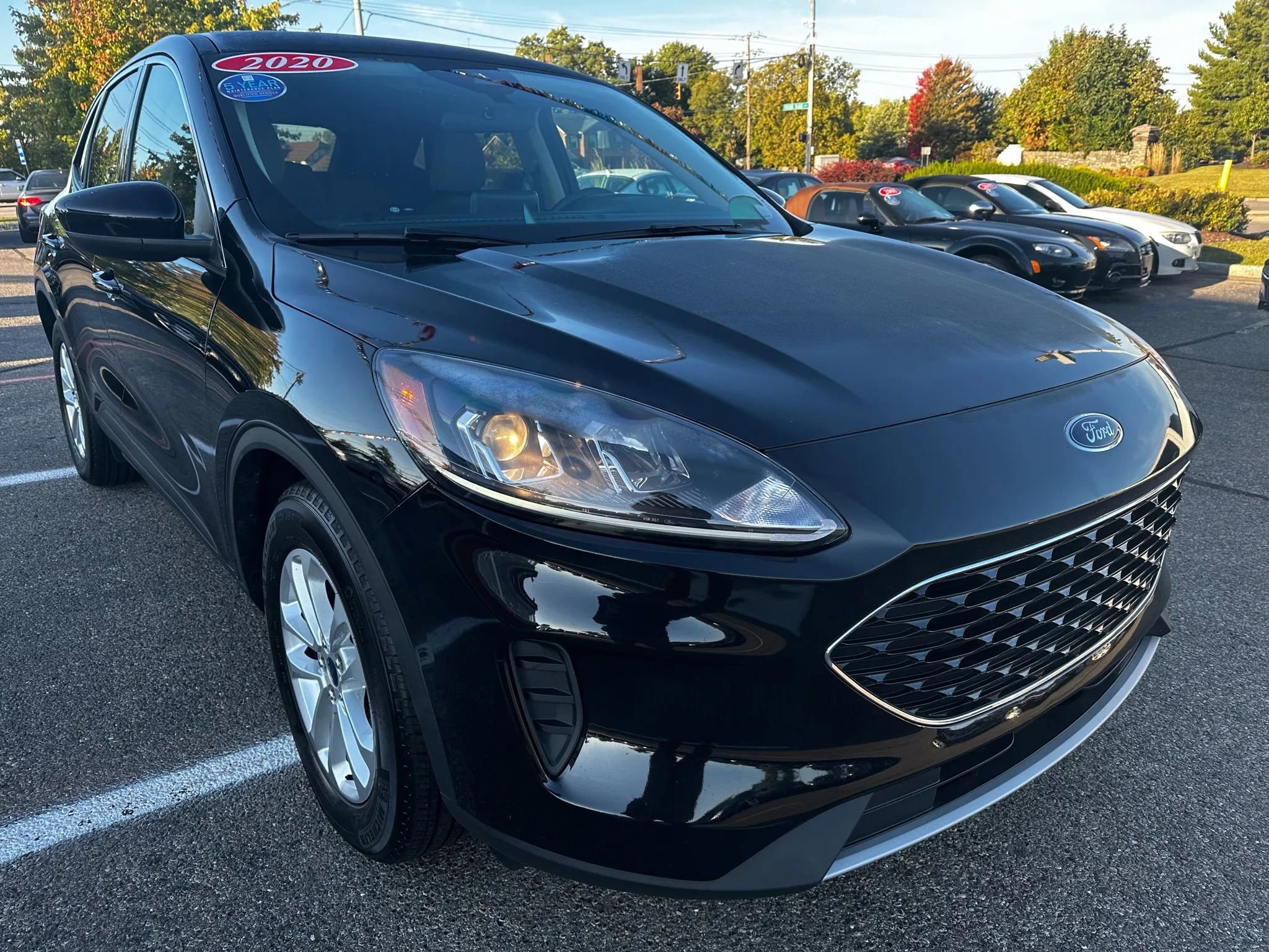 Used 2020 Ford Escape SE FWD image 3