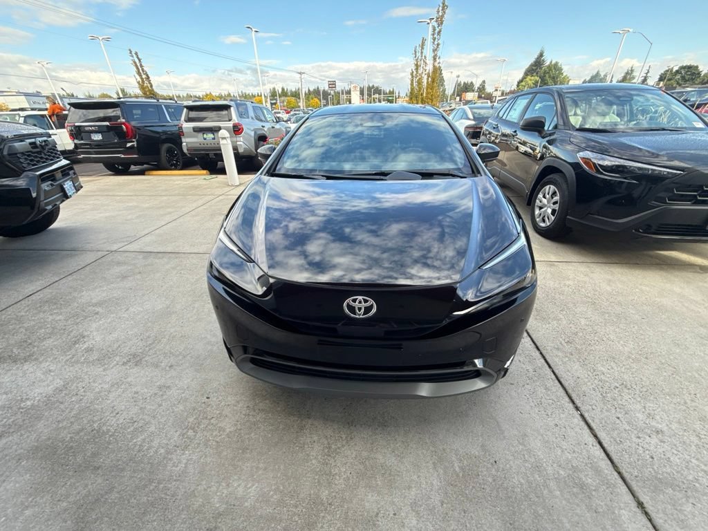 Used 2023 Toyota Prius XLE AWD/4WD image 2