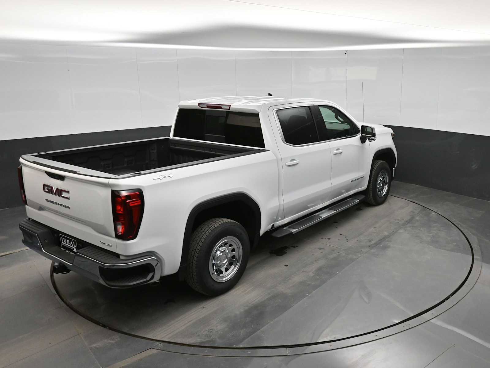 New 2026 GMC Sierra 1500 SLE w/ Preferred Package image 27