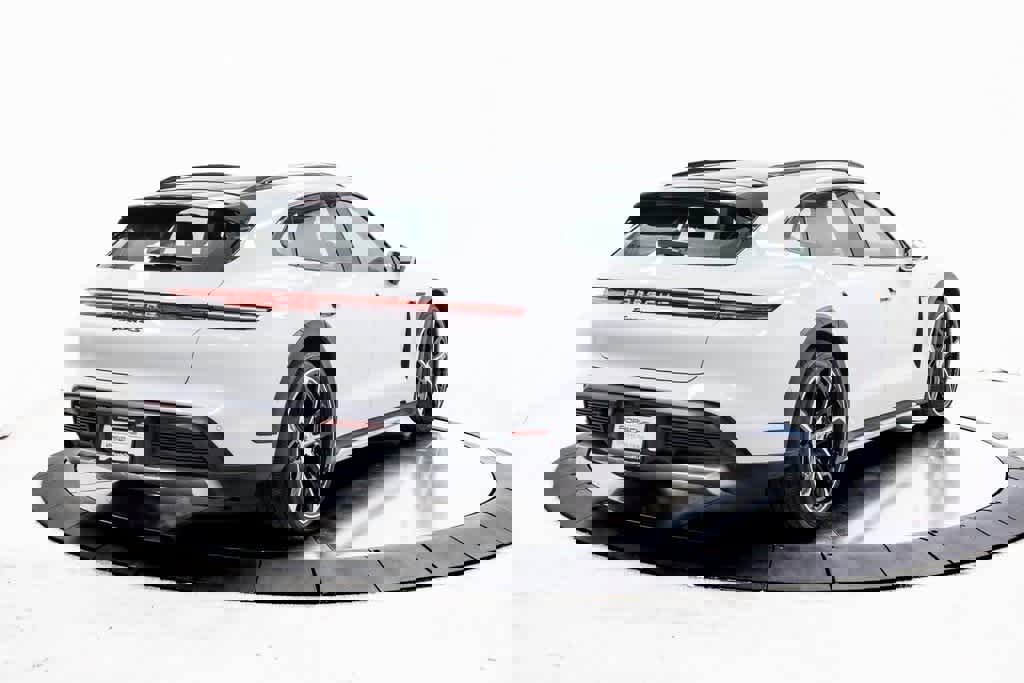 Certified 2025 Porsche Taycan 4S image 9