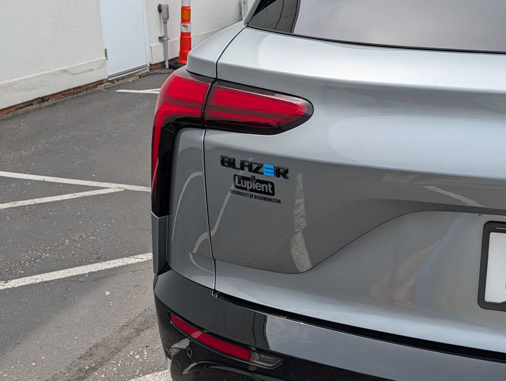 Used 2025 Chevrolet Blazer EV RS AWD/4WD image 5