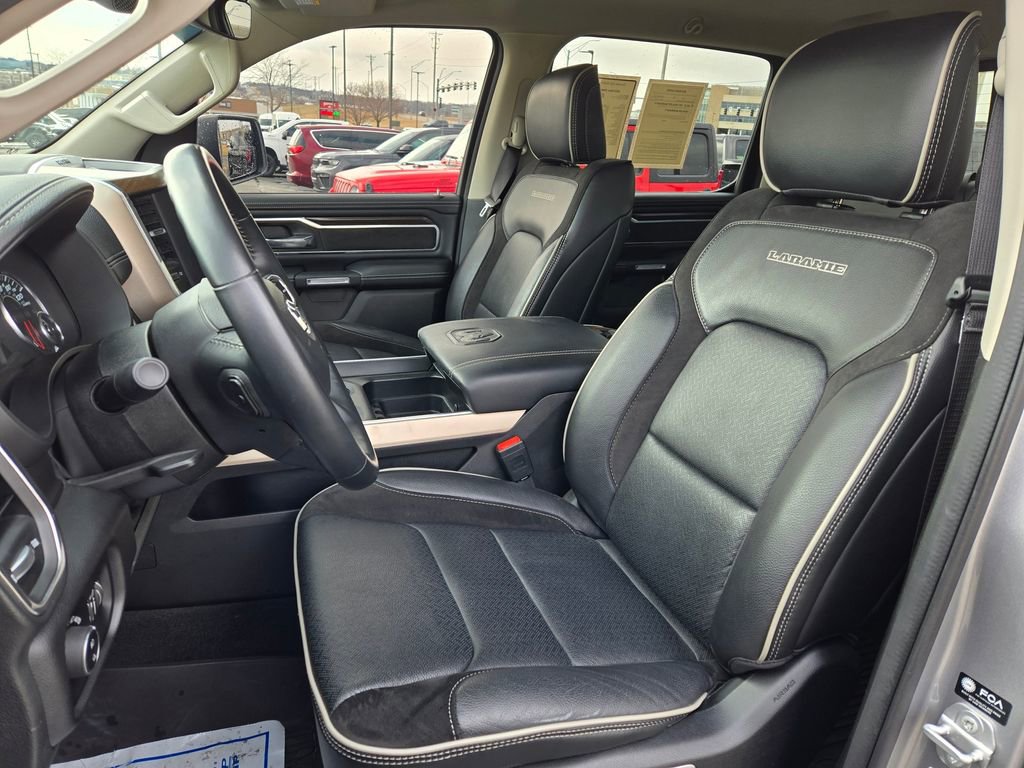 Used 2022 RAM 1500 Laramie AWD/4WD image 16