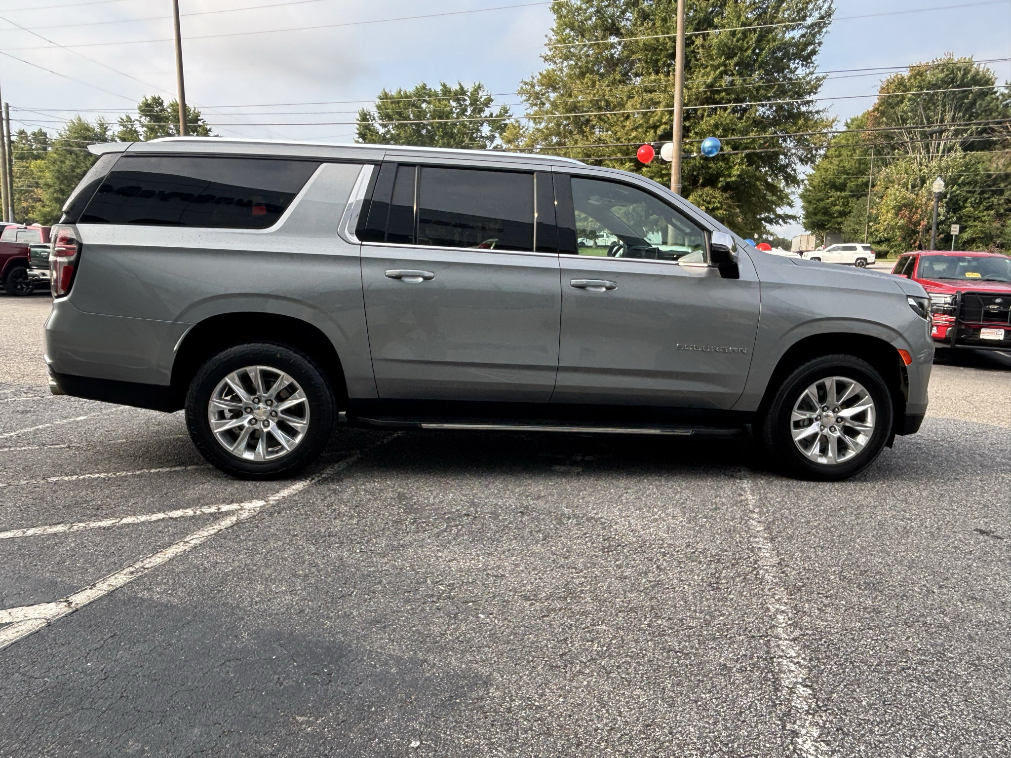 Used 2023 Chevrolet Suburban Premier AWD/4WD image 5
