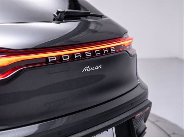 Used 2024 Porsche Macan image 32