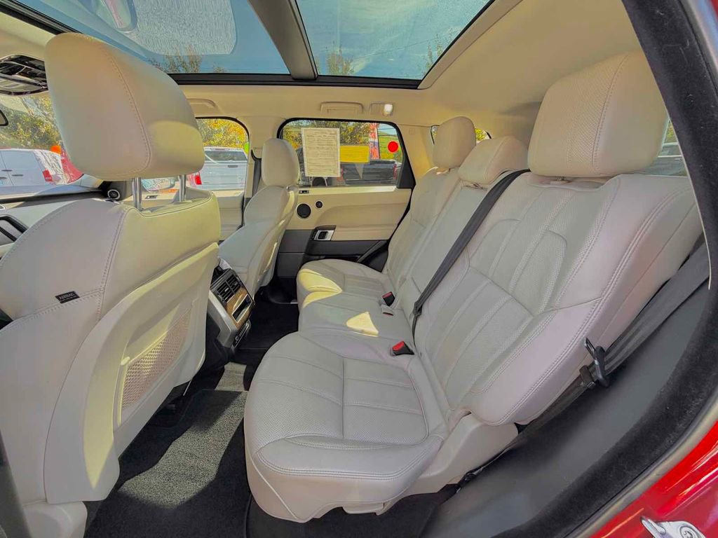 Used 2016 Land Rover Range Rover Sport HSE image 17