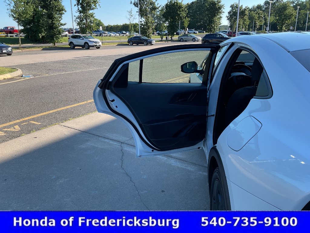 Used 2026 Toyota Prius LE FWD image 15