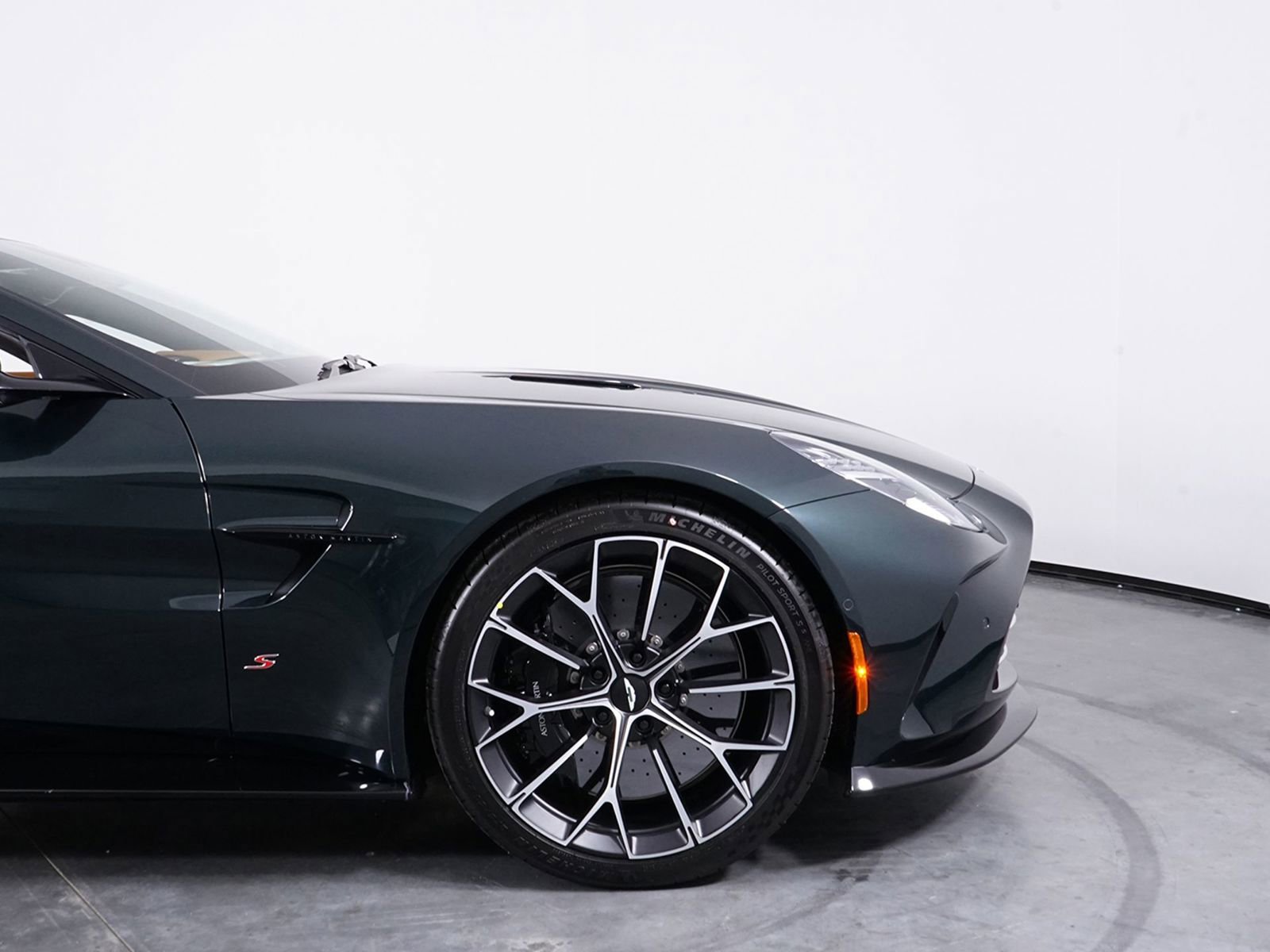 New 2026 Aston Martin V8 Vantage S RWD image 15