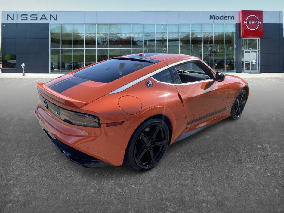 Certified 2024 Nissan Z Performance w/ Heritage Edition image 5