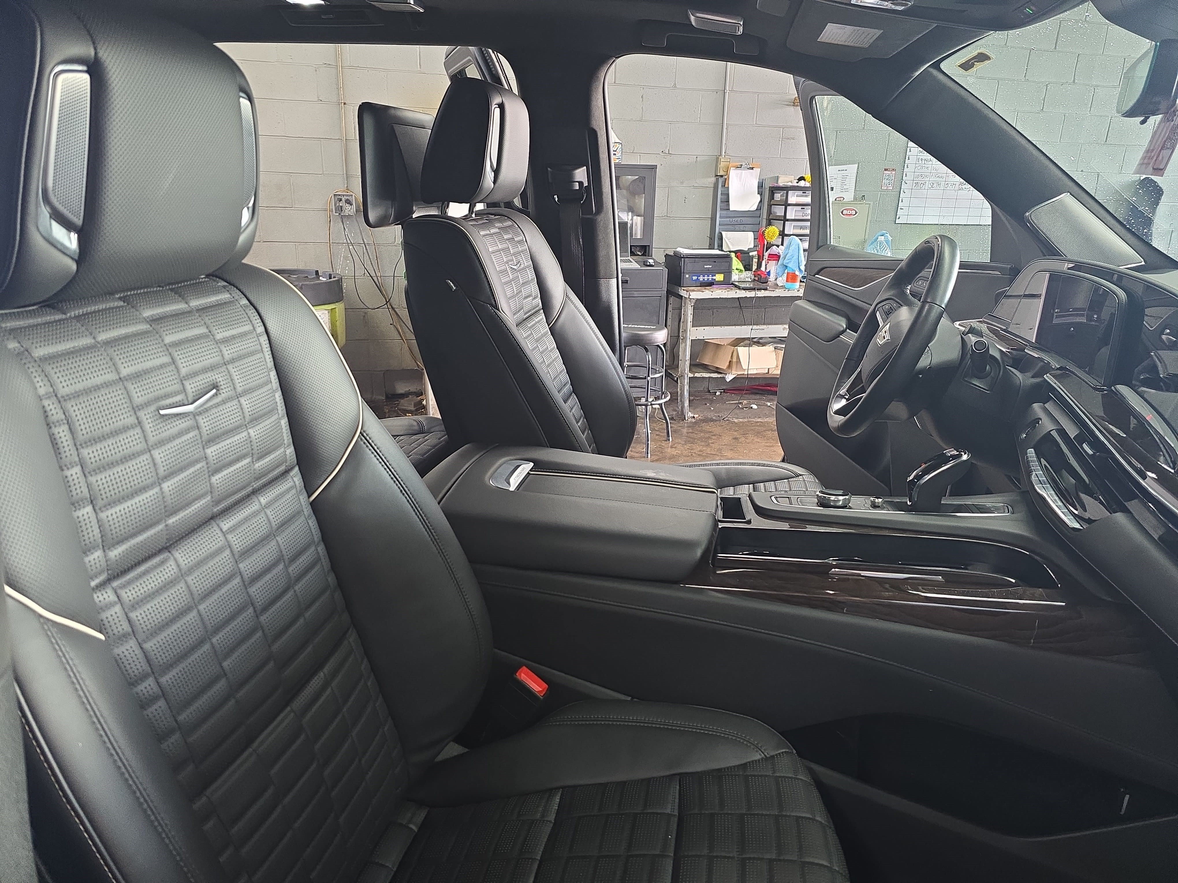 Certified 2022 Cadillac Escalade Premium Luxury Platinum AWD/4WD image 10