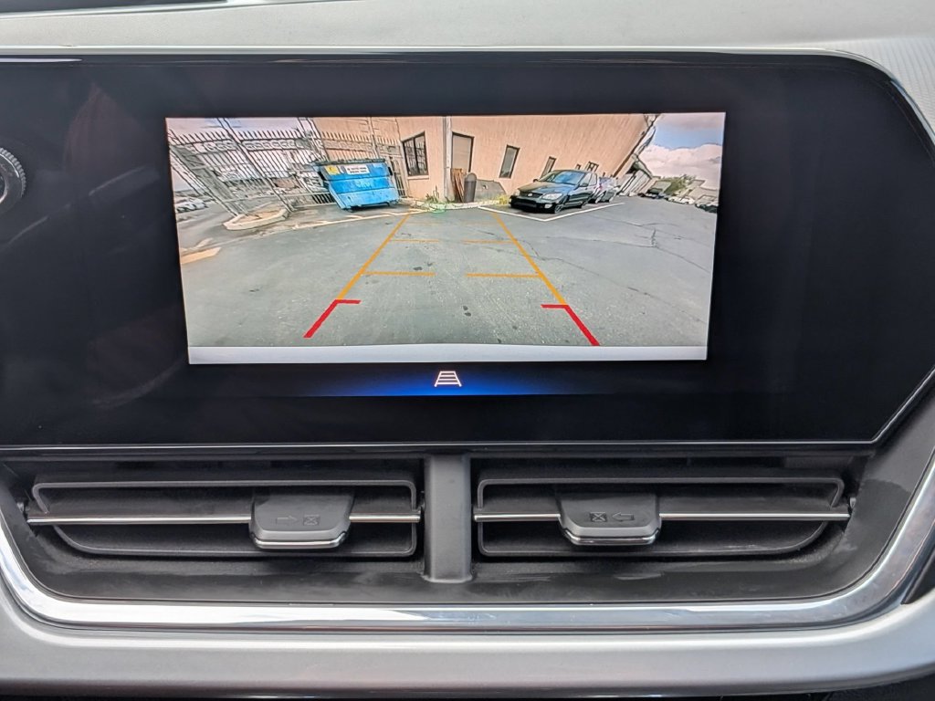 Used 2025 Chevrolet Trax LT w/ LT Convenience Package FWD image 22