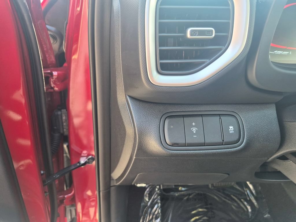 Used 2026 Hyundai Venue SE FWD image 22