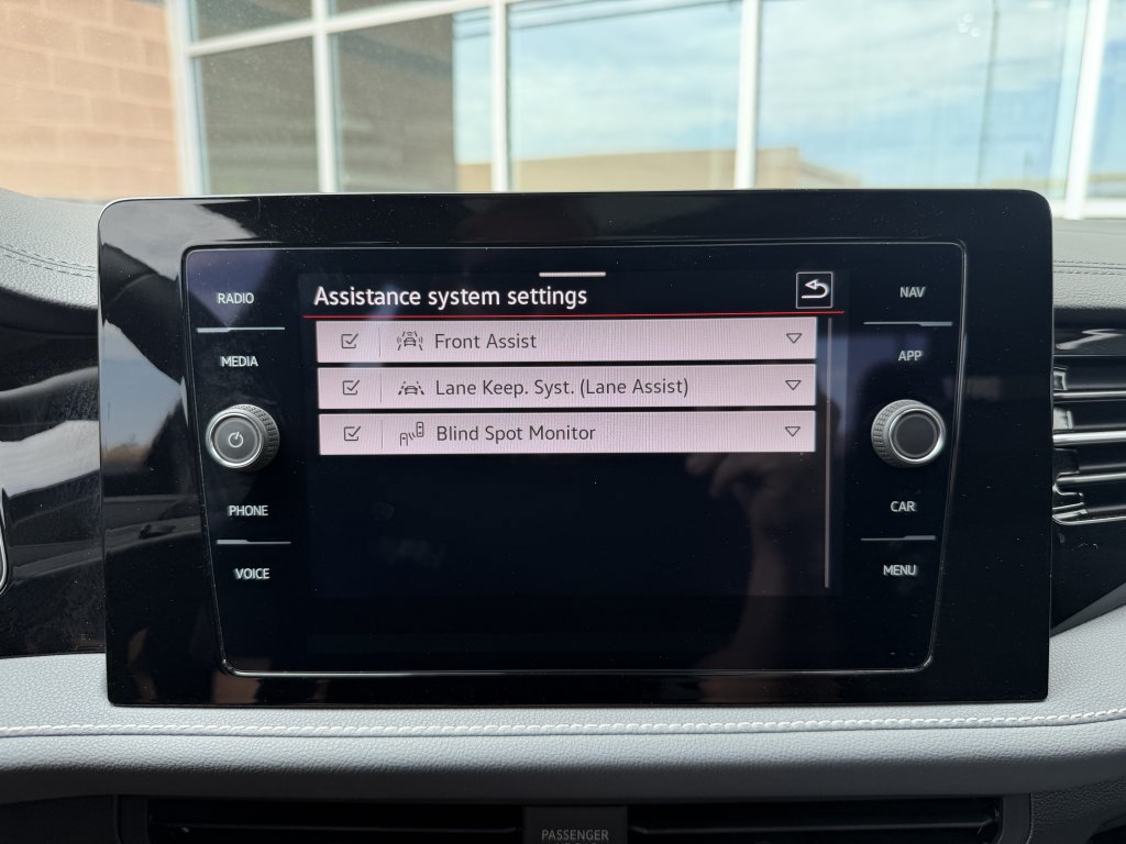 Used 2025 Volkswagen Jetta SEL FWD image 21